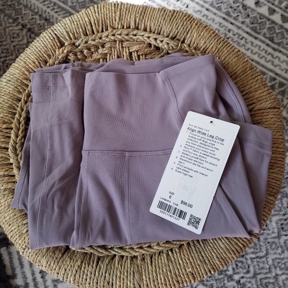 Light purple newNWT Lululemon Align Wide Leg Crop Size 6 Violet front pockets